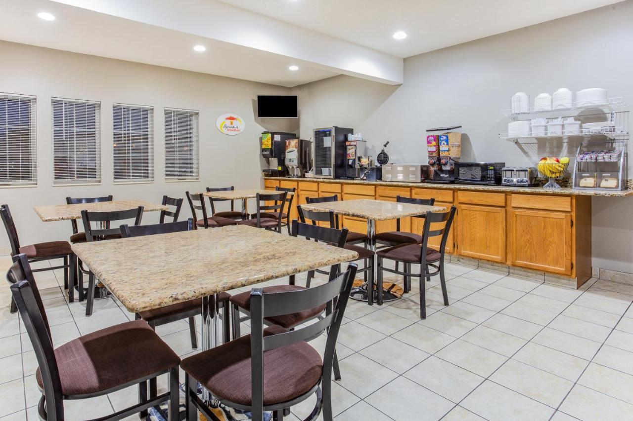 Super 8 By Wyndham Iowa Falls מראה חיצוני תמונה