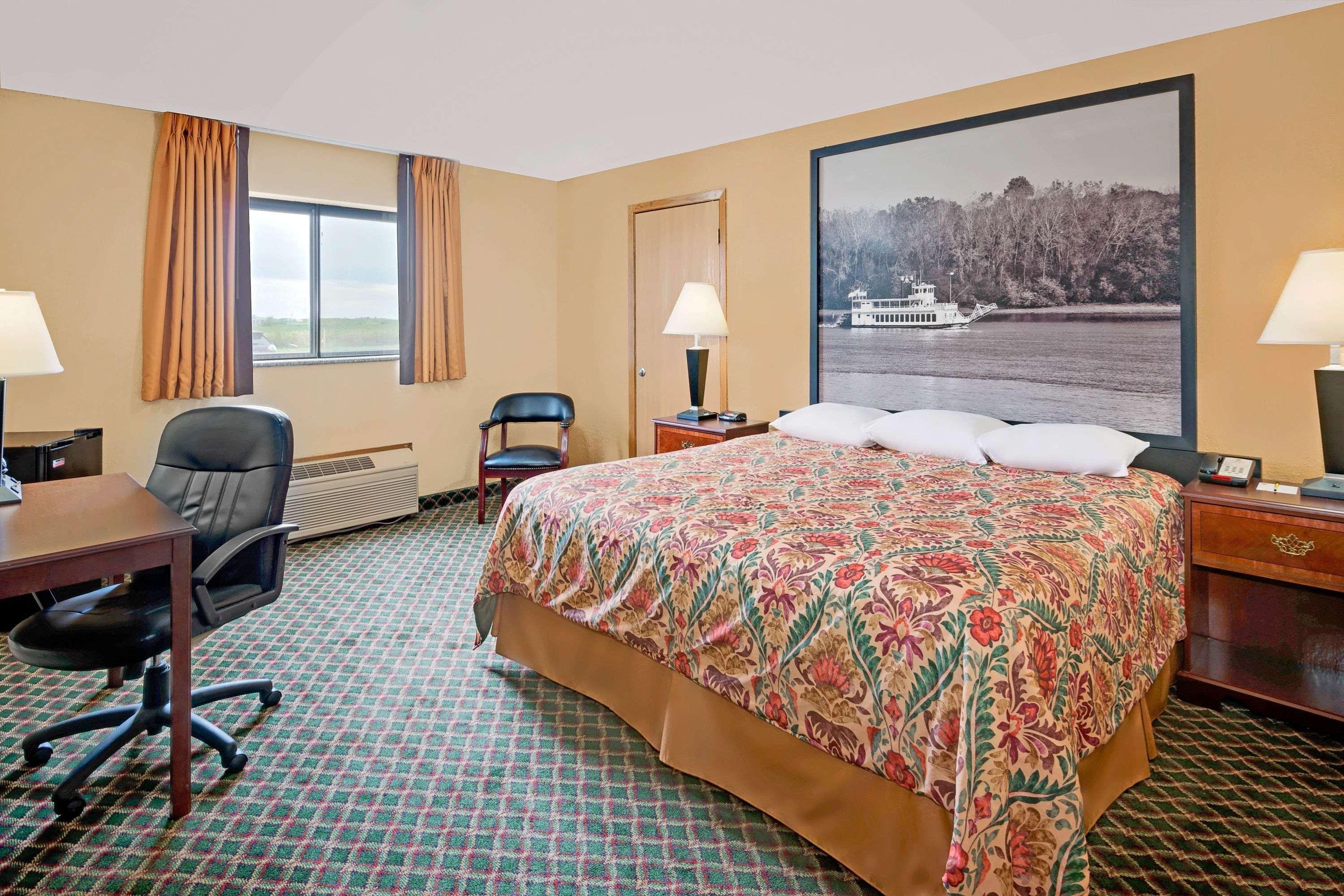 Super 8 By Wyndham Iowa Falls מראה חיצוני תמונה