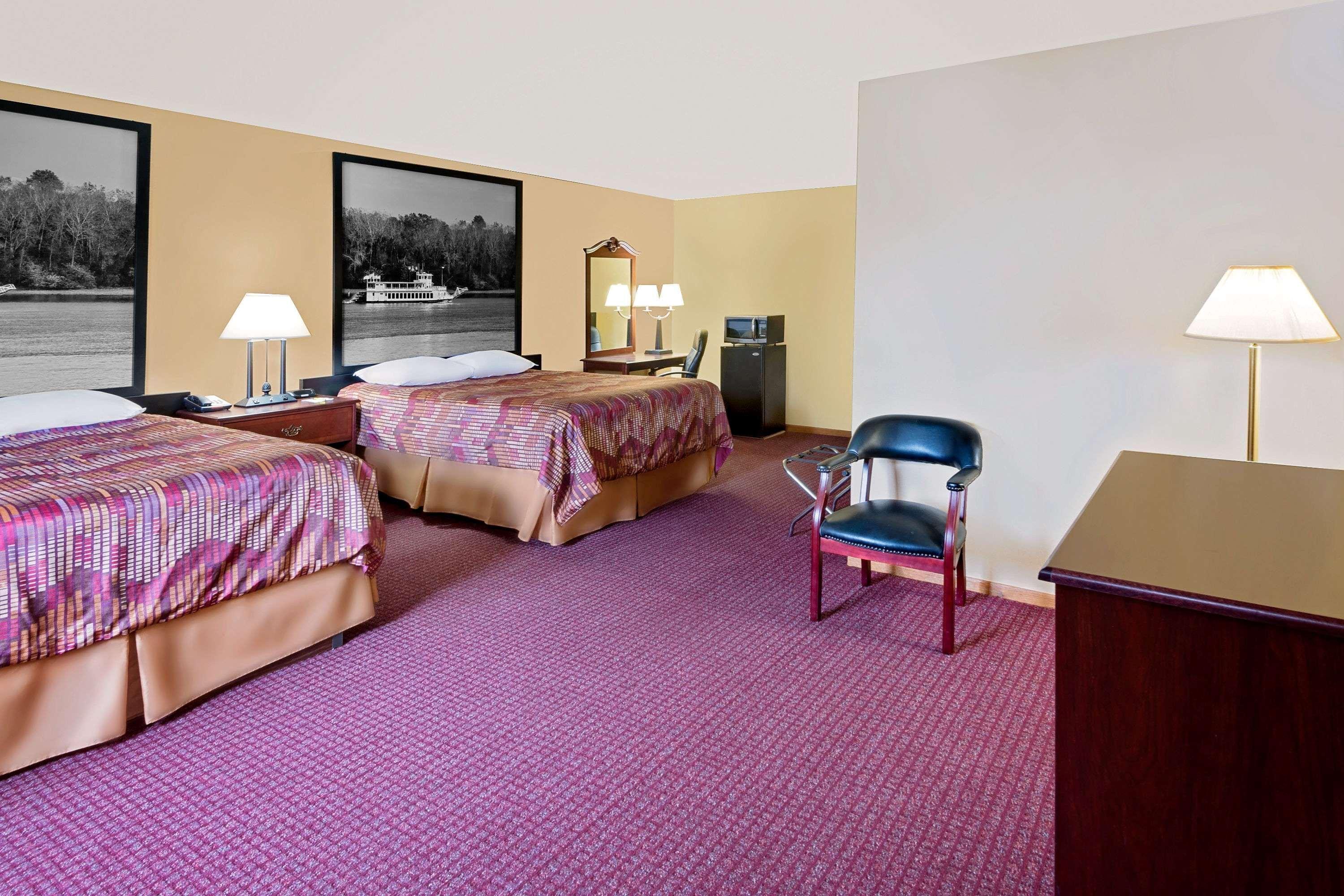 Super 8 By Wyndham Iowa Falls מראה חיצוני תמונה