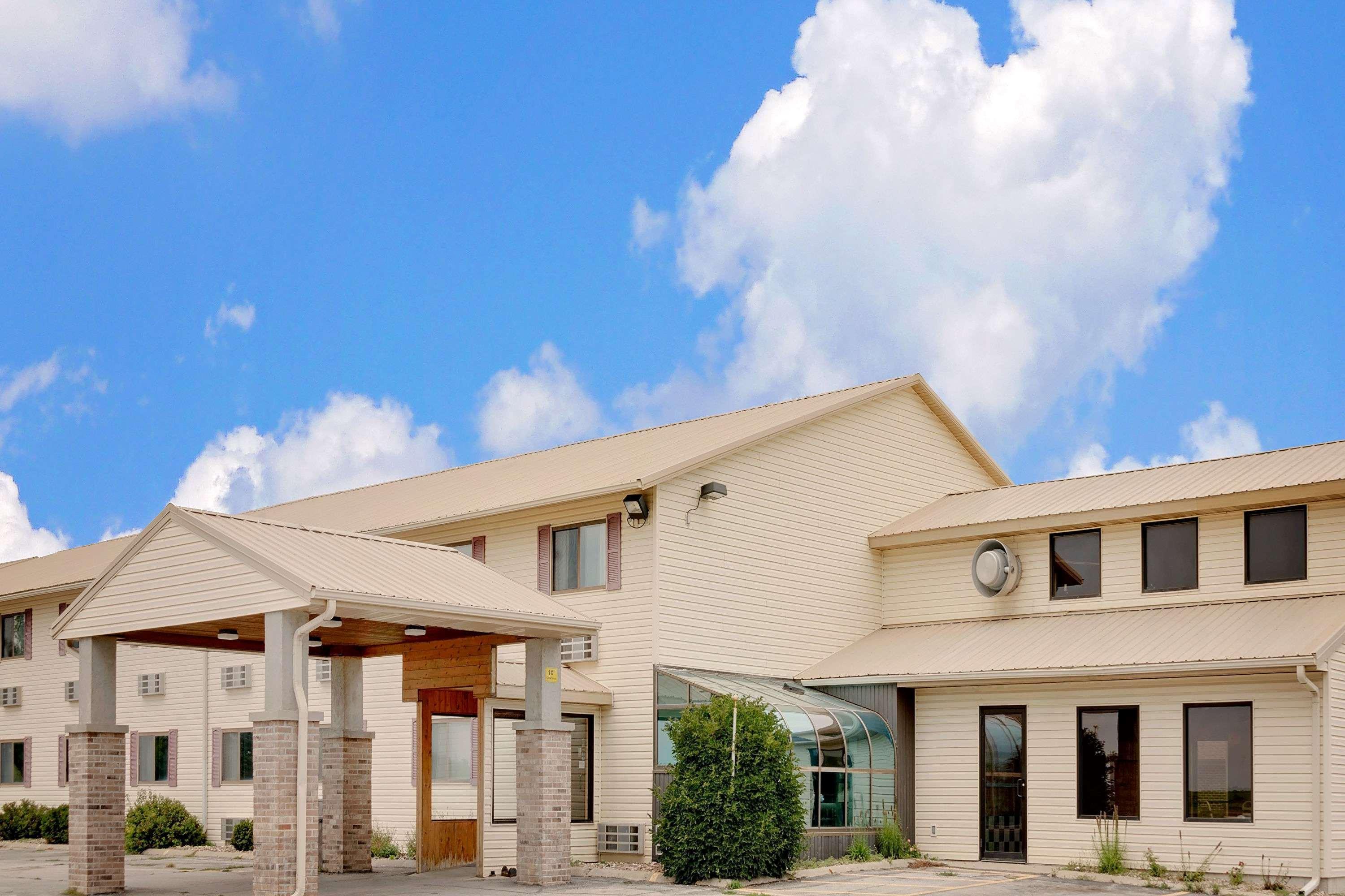 Super 8 By Wyndham Iowa Falls מראה חיצוני תמונה