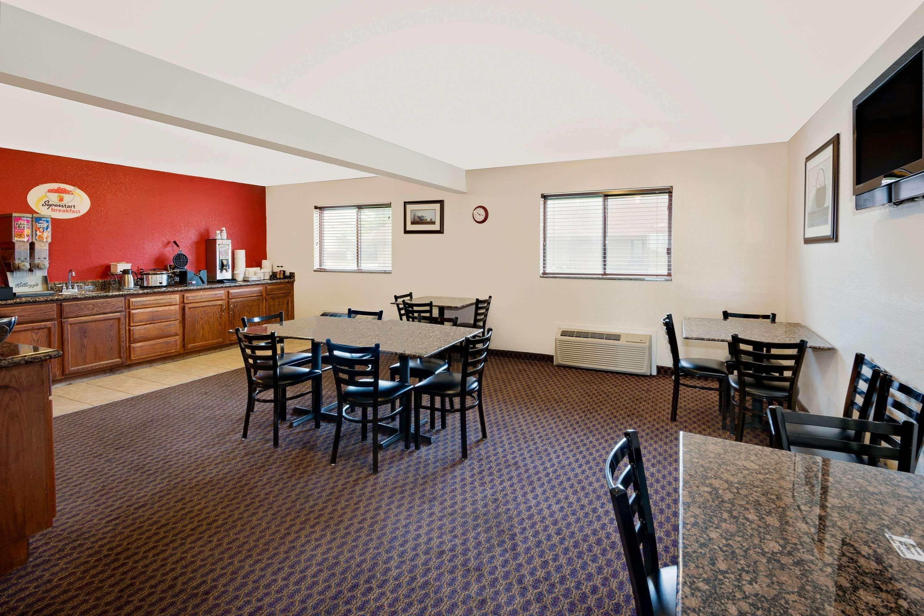 Super 8 By Wyndham Iowa Falls מראה חיצוני תמונה