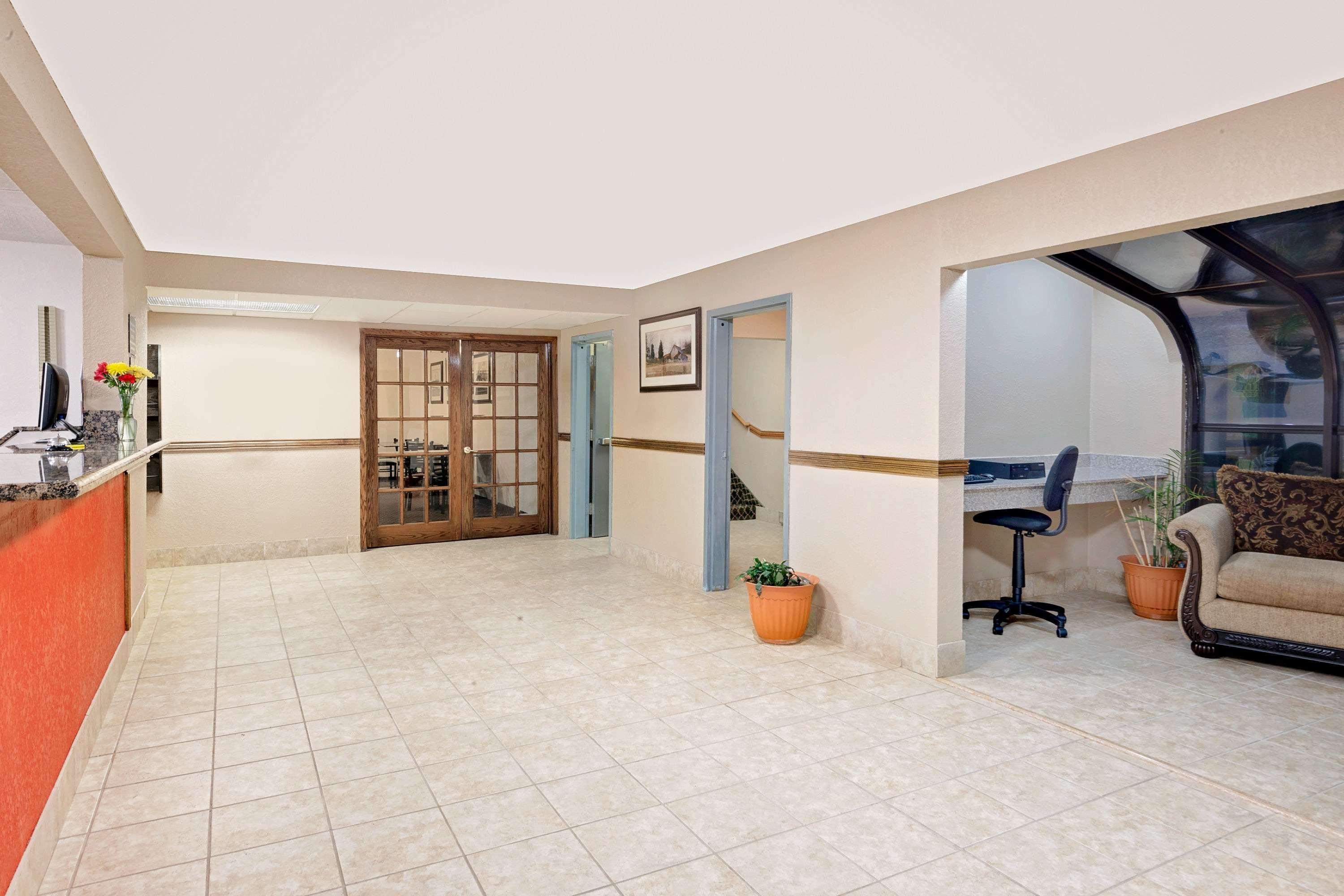 Super 8 By Wyndham Iowa Falls מראה חיצוני תמונה