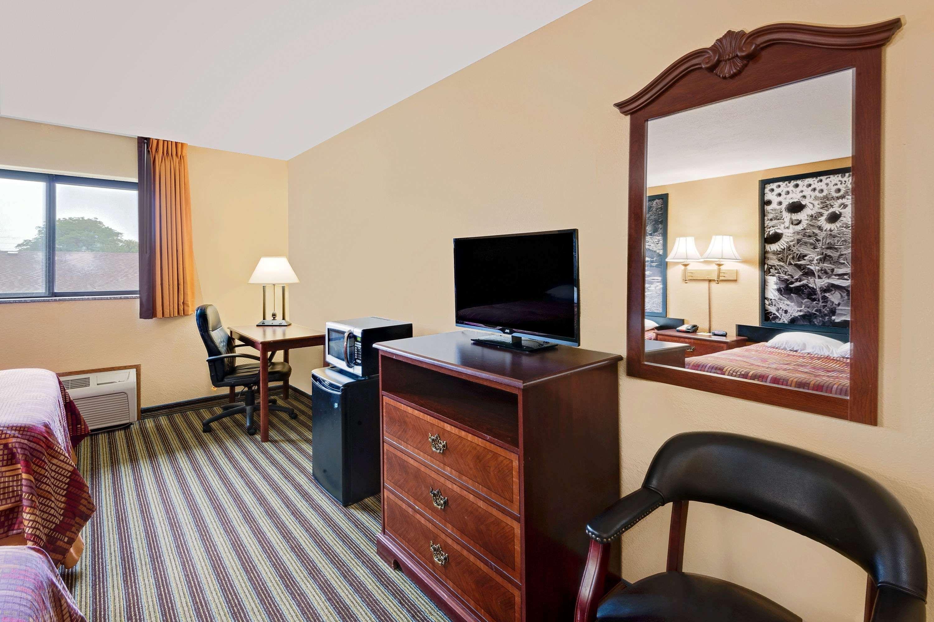 Super 8 By Wyndham Iowa Falls מראה חיצוני תמונה