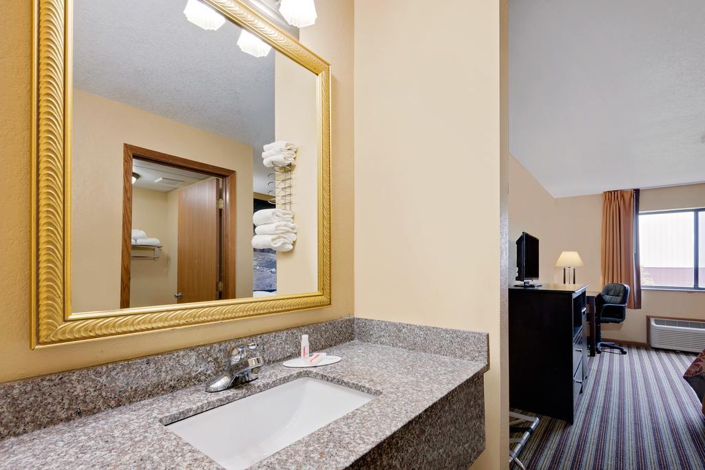 Super 8 By Wyndham Iowa Falls מראה חיצוני תמונה