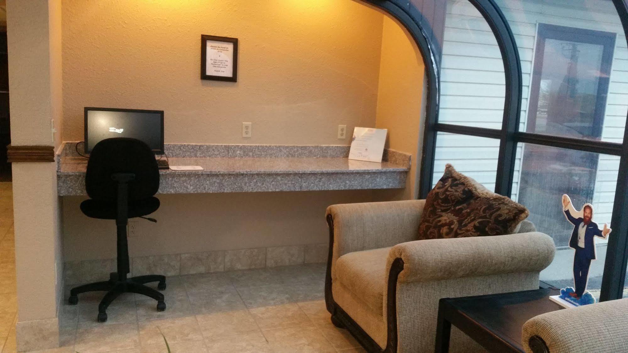 Super 8 By Wyndham Iowa Falls מראה חיצוני תמונה